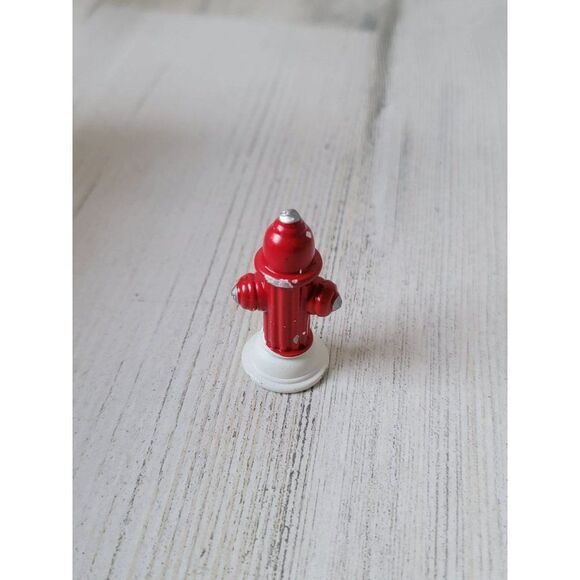 Mini red fire hydrant fire fighter accessory village - Picture 3 of 5
